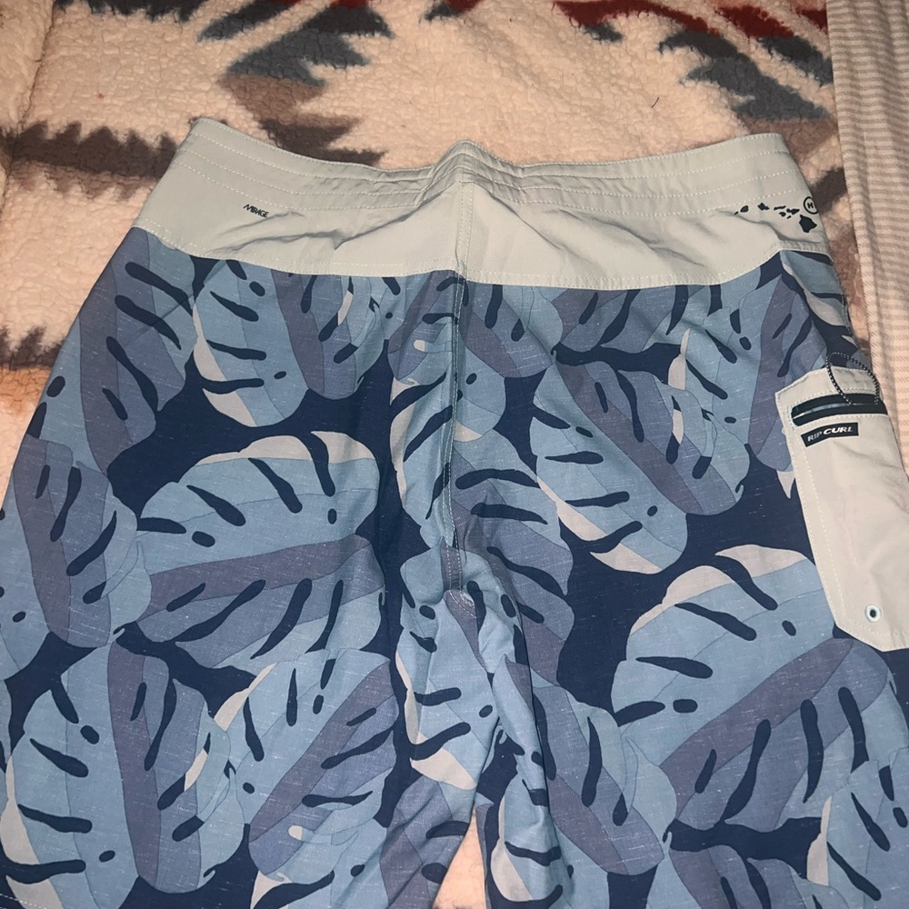 Ripcurl mirage board shorts - Picture 4 of 5